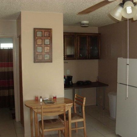 Newly Furnished Large, Clean, Quiet Private Unit Apartman Fort Lauderdale Kültér fotó